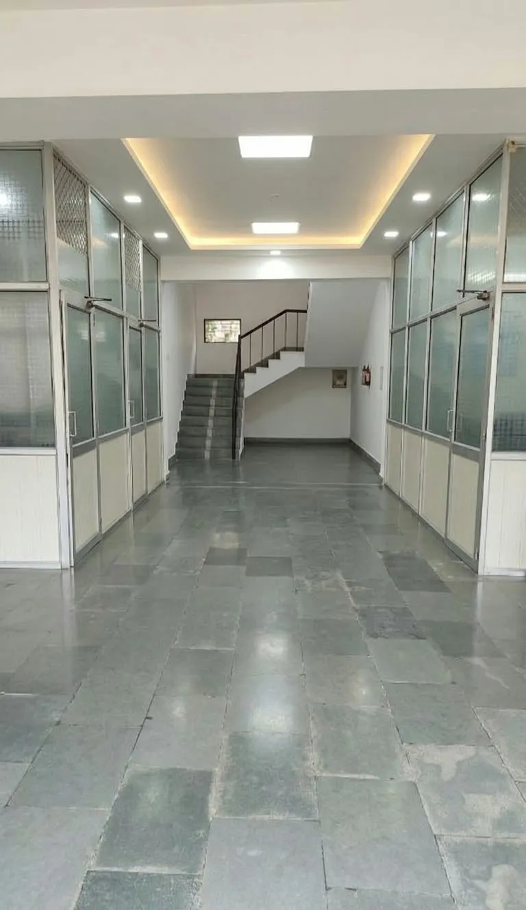 Entrance lobby and staircase