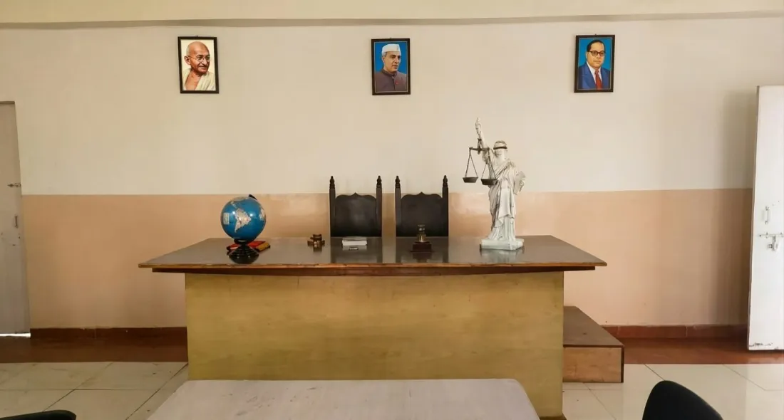 The bench in the moot court