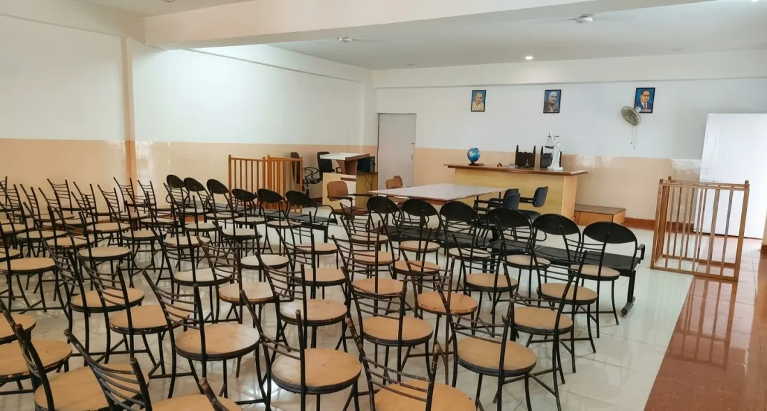 Moot court hall seating